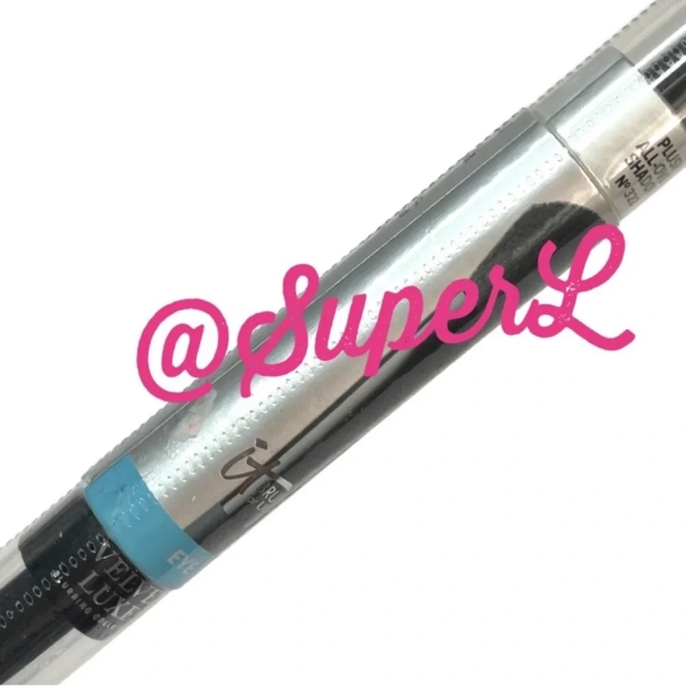 2/$25 NEW IT Cosmetics Velvet Luxe Plush All-Over Shadow Brush 322